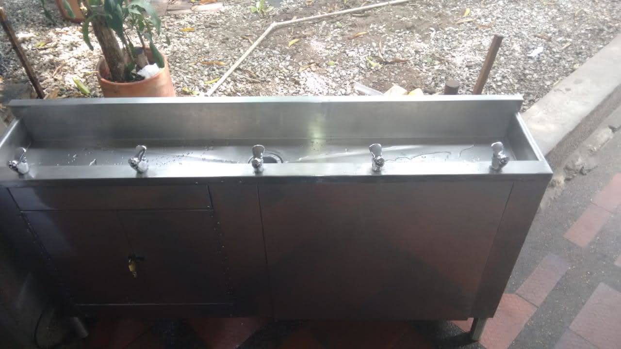 Bebedero pedestal 4 salidas acero inoxidable ACQUAPURALIFE