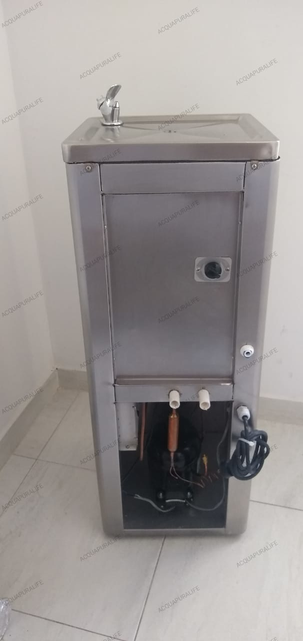Dispensador de agua fría con tapa superior y válvula ACQUAPURALIFE
